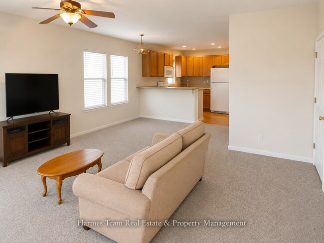 Building Photo - 3 Bed | 2.5 Bath Townhome In School District #2