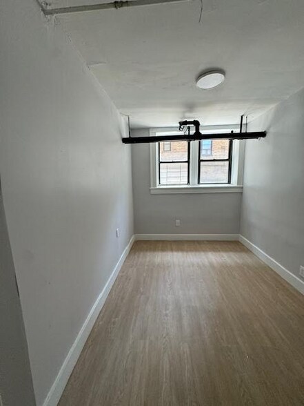 Building Photo - 610 Salem Ave