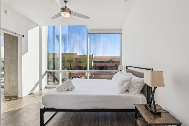 Building Photo - 222 E Jefferson St