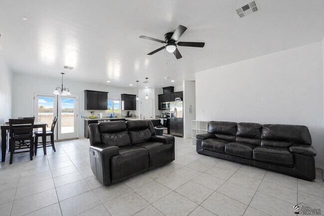 Building Photo - 11762 Gila St