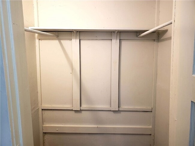 Building Photo - 402 N Augusta St