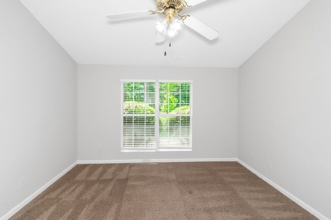Building Photo - Charming Ranch-Style Home with Spacious Ya...