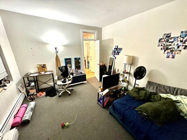 Building Photo - 829-833 Beacon Unit 501