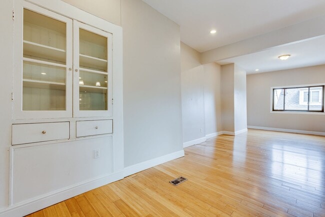 Building Photo - AVAILABLE JUNE 2026 - Spacious 4 Bedroom, 2 Bath Home Minutes from East Carson!