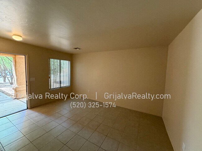 Building Photo - 4023 E Angel Spirit Dr