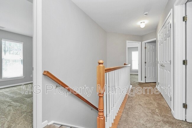 Building Photo - 14220 Riding Hill Ave