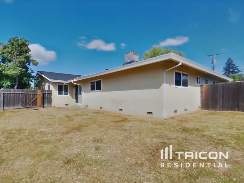 Building Photo - 10072 Zodiac Ct