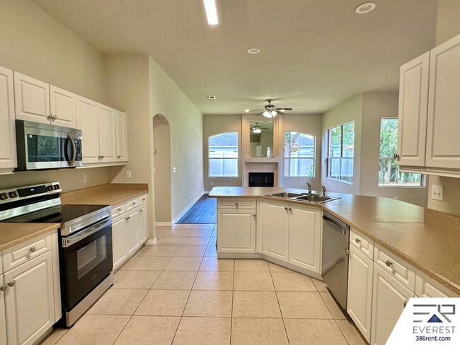 Building Photo - 7 Waywell Pl