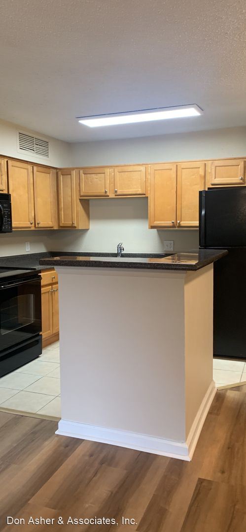 Building Photo - 2 br, 1 bath House - 465 Forestway Circle ...