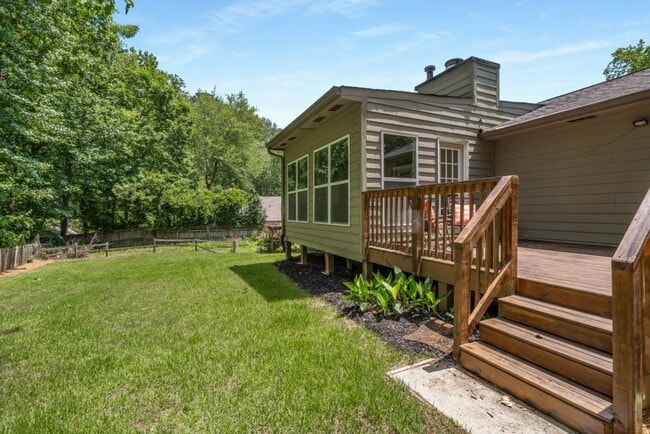 Building Photo - 2795 Bentwood Dr
