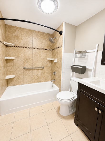 Bathroom - 210 Walnut St