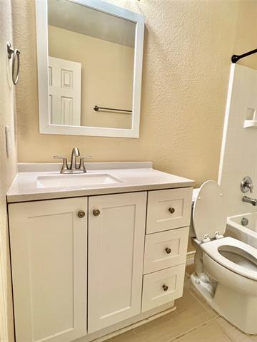 Building Photo - 2209 Malone Dr