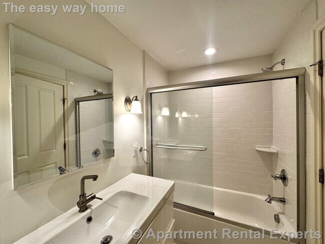 Building Photo - 50 Spring St