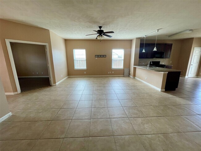Building Photo - 10803 Woodwind Shadows Dr