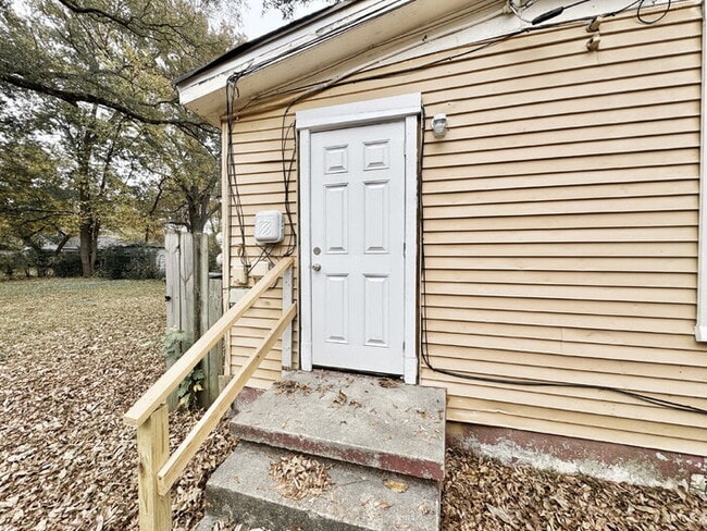 Building Photo - 3592 Vivia Ave