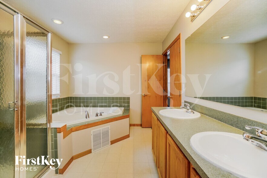 Building Photo - 1896 Berwick Ct