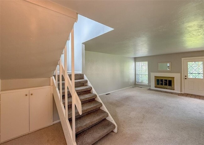 Building Photo - 12021 Hawthorne Ln