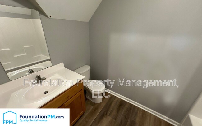 Building Photo - 238 Brook Hollow Dr