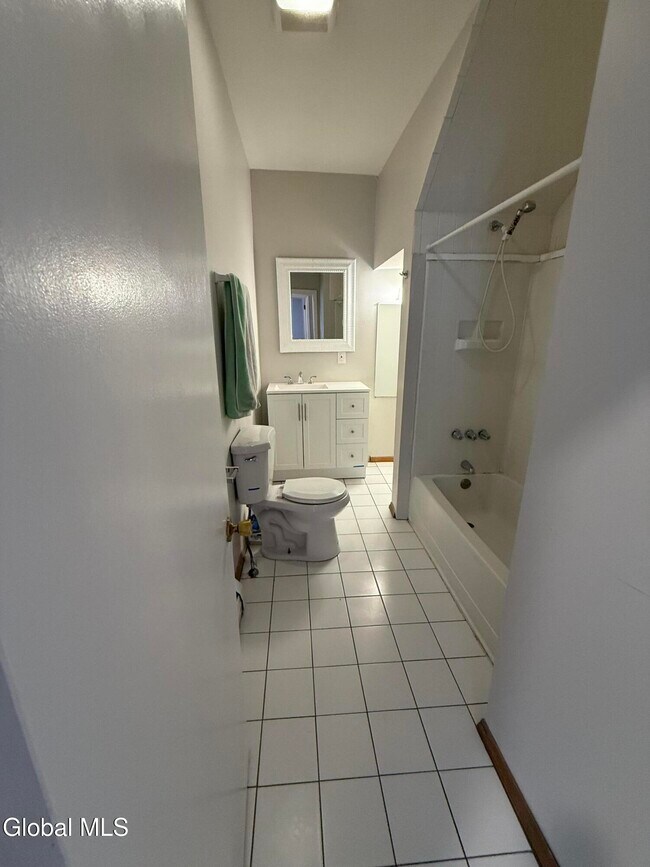 Building Photo - 38 State St