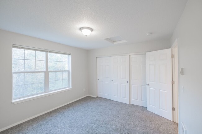 Building Photo - Stylish 2-Bedroom Condo Near OSU – Spaciou...