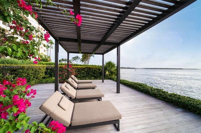 Building Photo - 5245 Fisher Island Dr