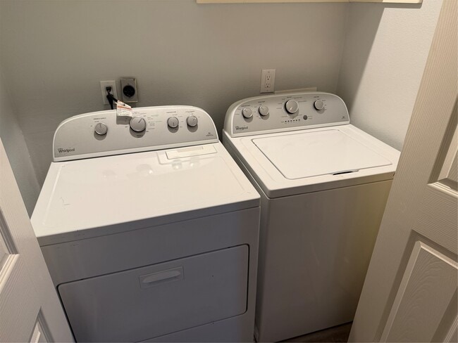 Building Photo - 710 Avenue J Pl