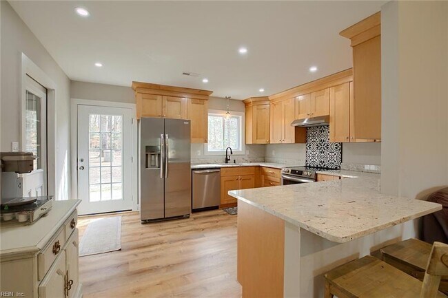 Building Photo - 3580 Woodstock Rd