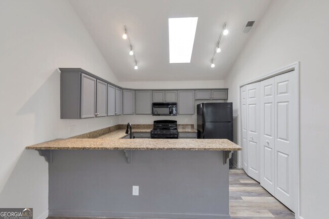 Building Photo - 196 Highland Falls Dr