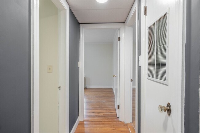 Building Photo - 20 N Ashland St