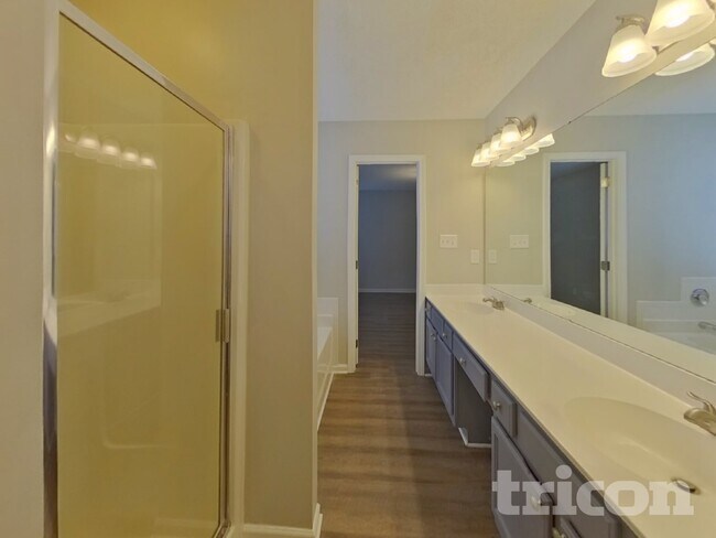 Building Photo - 9629 Green Apple Dr