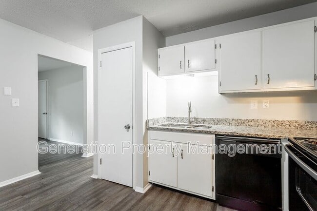 Building Photo - 113 Goodson Ave