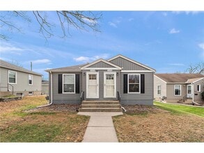 Building Photo - 1408 Lake St NE