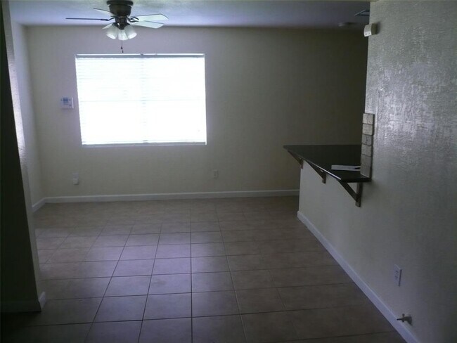 Building Photo - 3102 Greenlake Dr