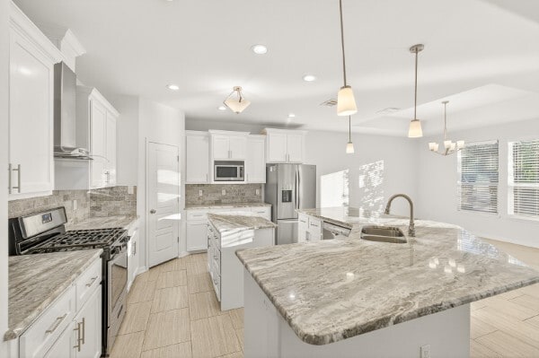 Building Photo - 13825 Suntan Ave