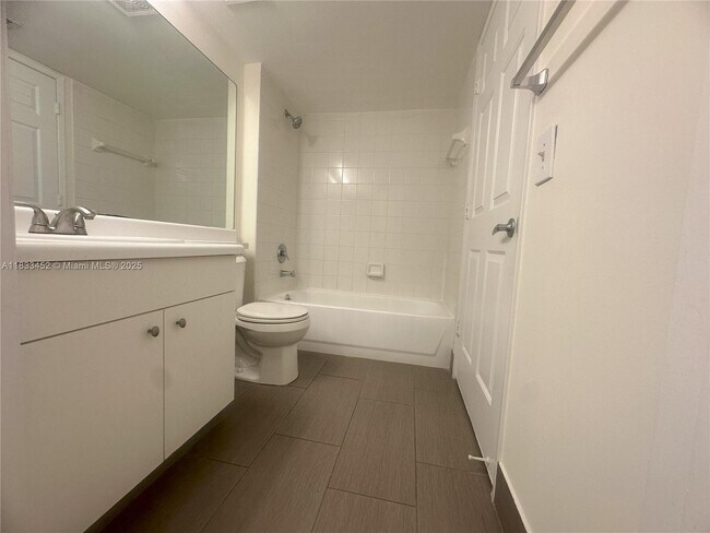 Building Photo - 2640 S University Dr