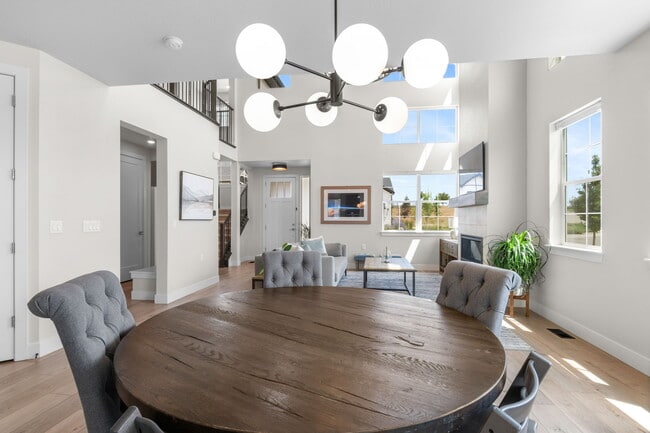 Building Photo - 6625 S Lee St