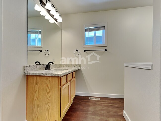 Building Photo - 9944 Terra Glenn Street Southeast