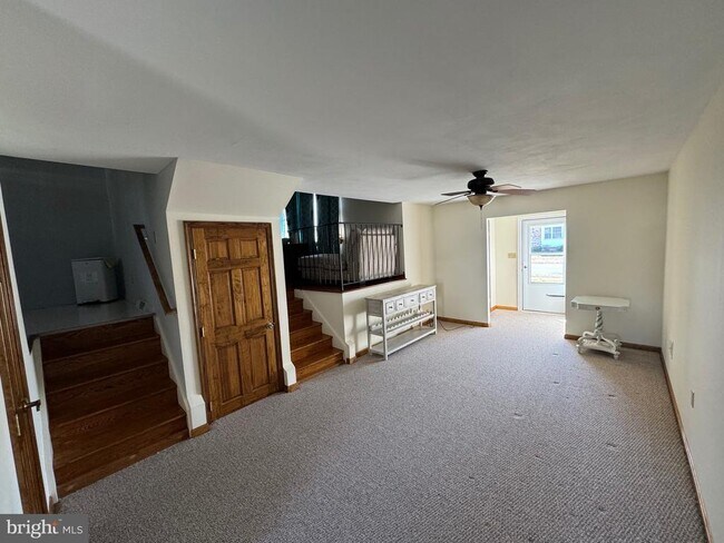 Building Photo - 172 Chapel Dr