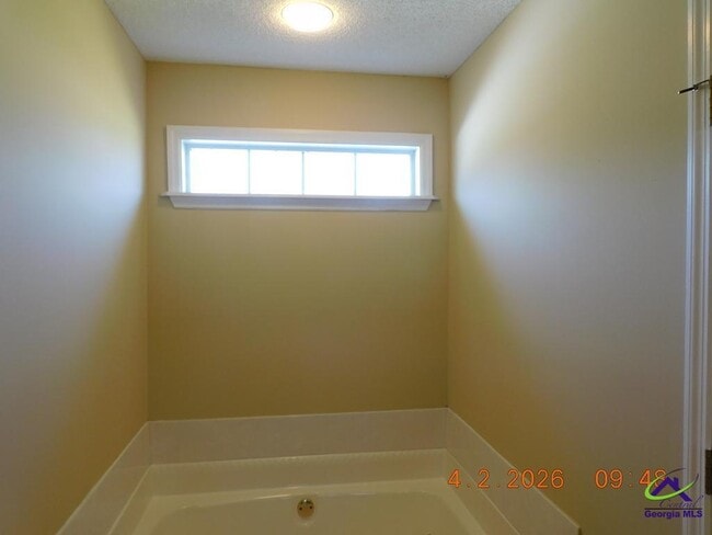 Building Photo - 225 Waterford Dr