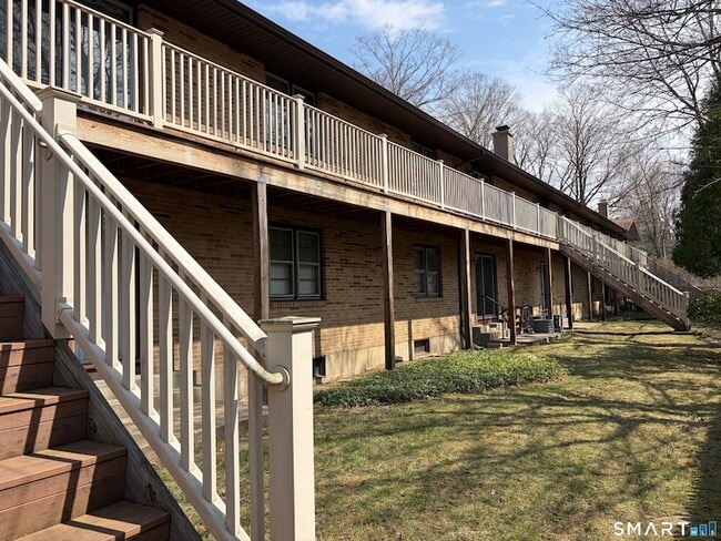 Building Photo - 888 Main St