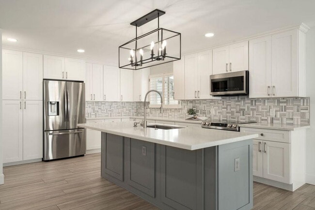 Building Photo - 8656 E Solano Dr