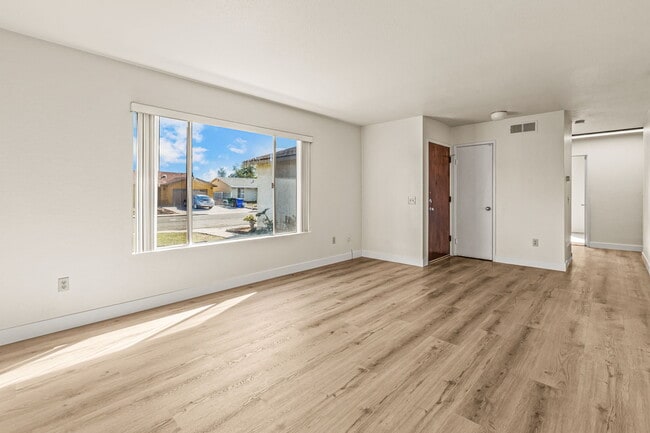 Building Photo - 10420 Greenford Dr