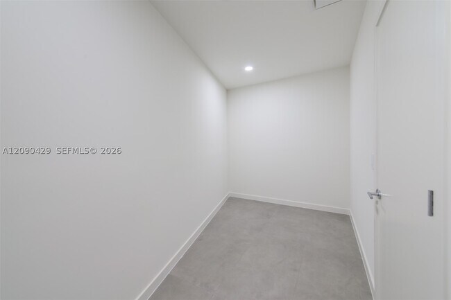 Building Photo - 1400 Biscayne Blvd