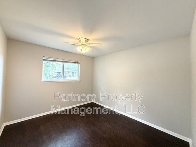 Building Photo - 408 W Nightingale Cir