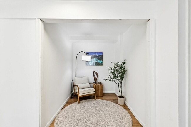 Building Photo - 14341 WA-530