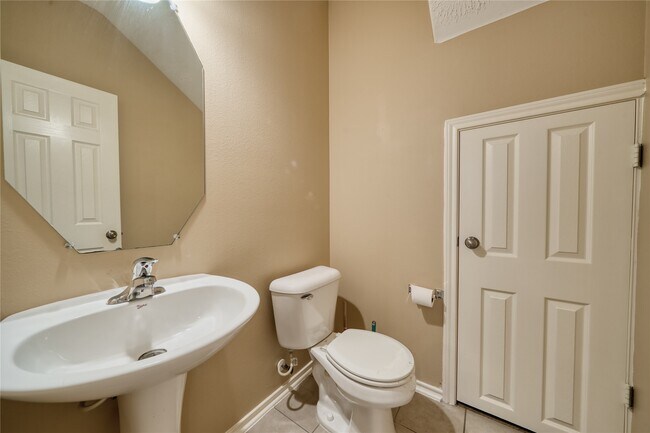 Building Photo - 2831 Hackamore Hollow Ln