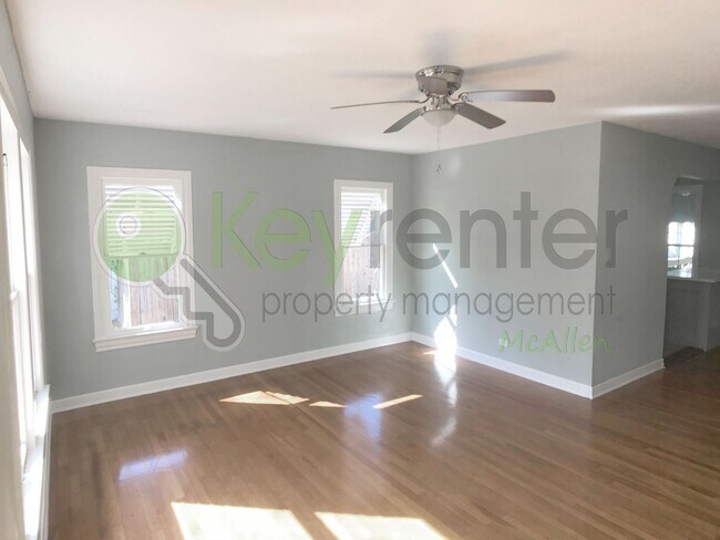 Building Photo - 2Bed/1Bath w/office in Central Mcallen ( Laurel and 10th )