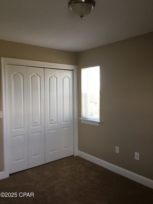 Building Photo - 407 Judy Pl