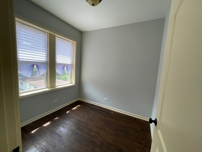 Building Photo - 7626 S Drexel Ave