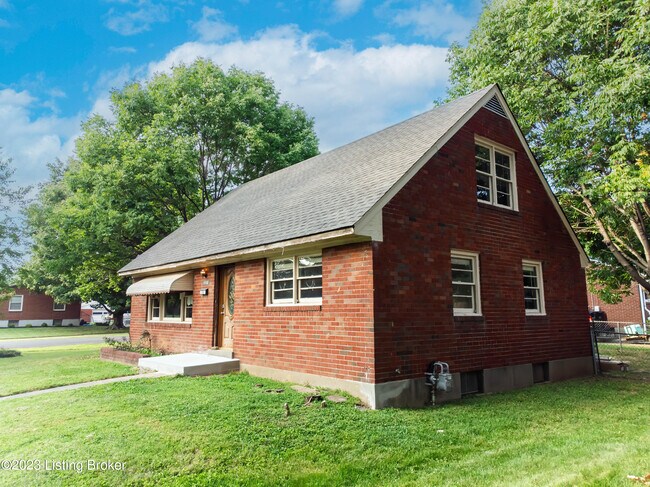 Building Photo - 3311 Dogwood Dr